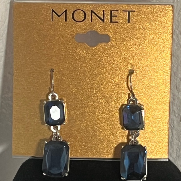 MONET FASHION EARRINGS, “NEW”. - Picture 2 of 4